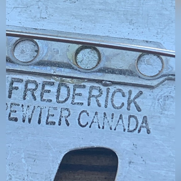 Vintage Frederick Pewter Polar Bear Brooch Pin - Picture 4 of 5